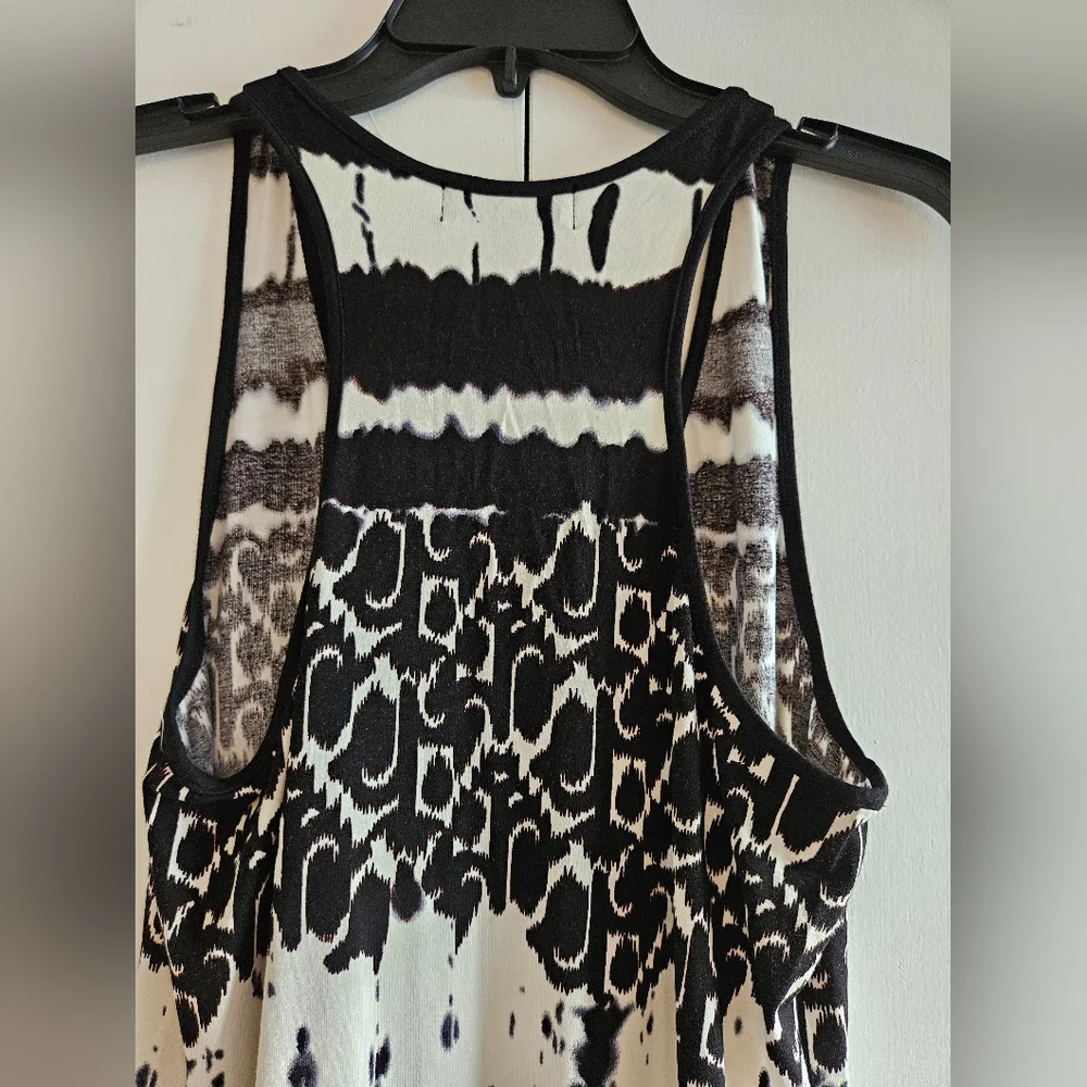 NWT Karen Kane Tank Top Black White Geometric Design Racerback Size XL - Picture 5 of 7